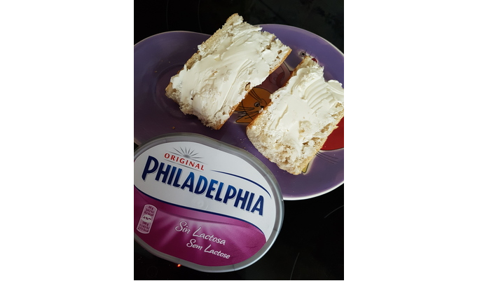 Marca Philadelphia niega incumplir normas ante prohibición de venta de quesos