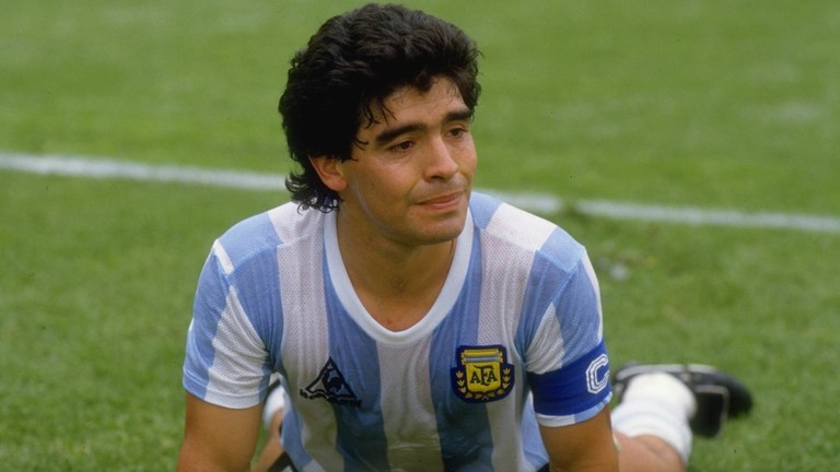 Diego Armando Maradona muere a los 60 años de edad