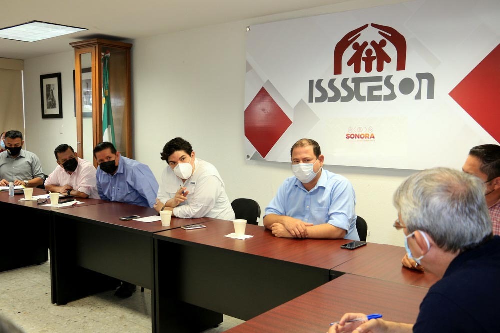 Jesús Manuel Acuña Méndez, titular Isssteson, se reunió con miembros del Consejo Sindical y Social Permanente del Estado de Sonora