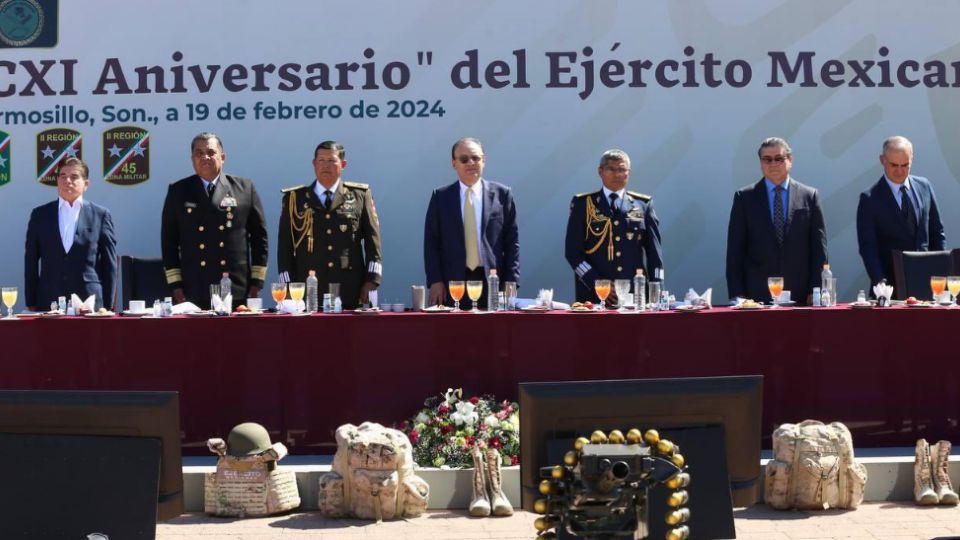 Reconoce gobernador de Sonora a soldados en Día del Ejército Mexicano