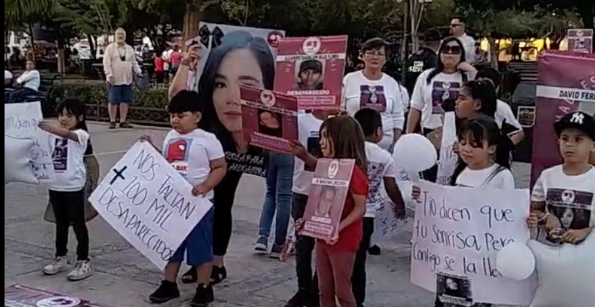 Hijos de personas desaparecidas marchan en Sonora para solicitar la localización de sus padres