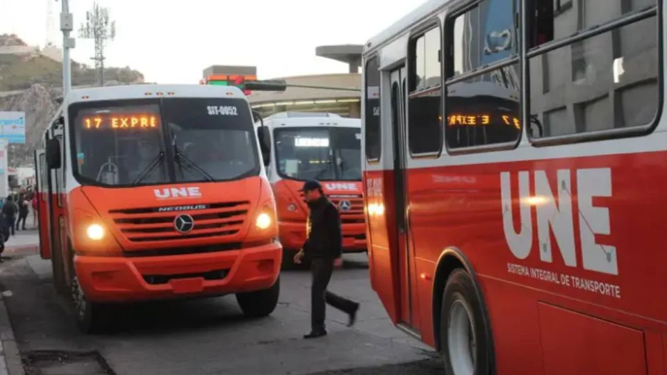 ‘Calorón’ en Hermosillo: Por ley, encienden aire acondicionado en transporte público