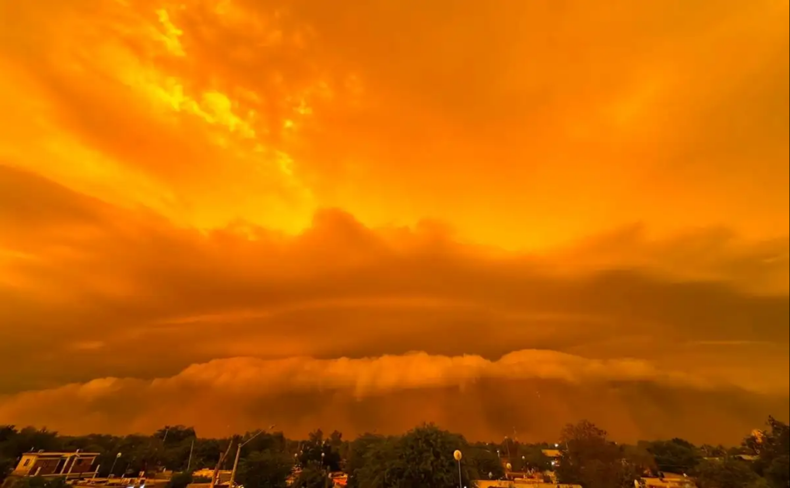 Una intensa tormenta azotó Hermosillo con ráfagas de viento de hasta 150 kilómetros por hora